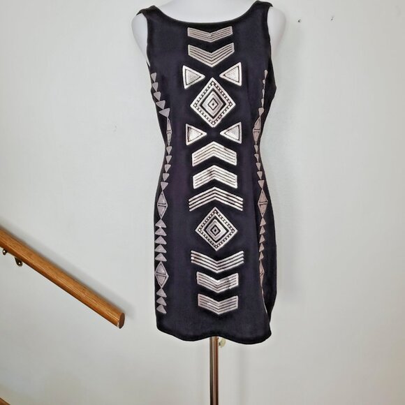 Design Lab Black Sleeveless Dress Large Geometric Tribal Print Partial Open Back - Picture 1 of 11